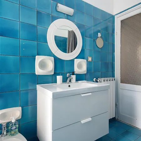 A 50 Metri Dal Mare *