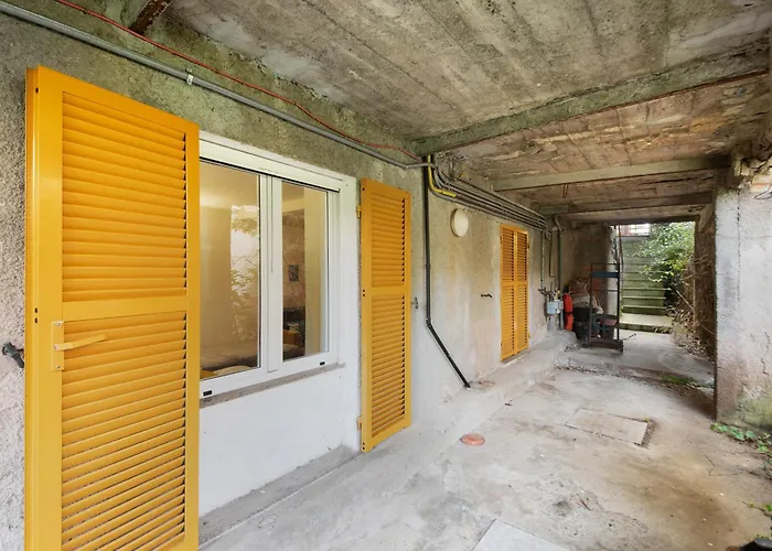 A 50 Metri Dal Mare Daire *