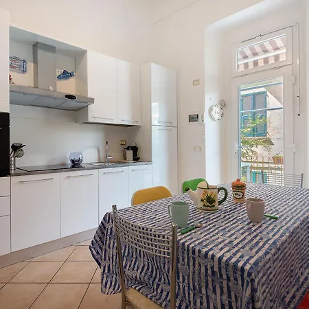 A 50 Metri Dal Mare Apartment *